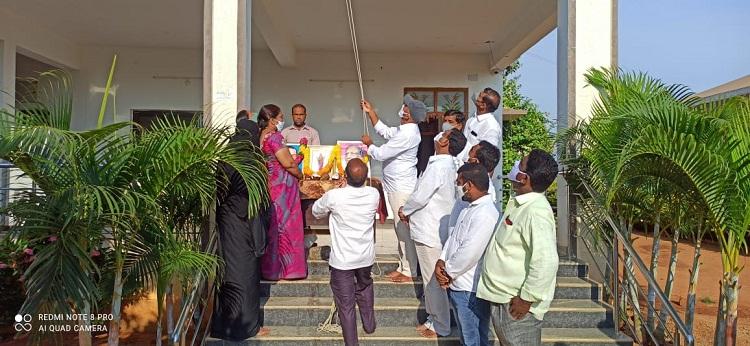 ప్రతికుటుంబానికీ అభివృద్ధి ఫలాలు