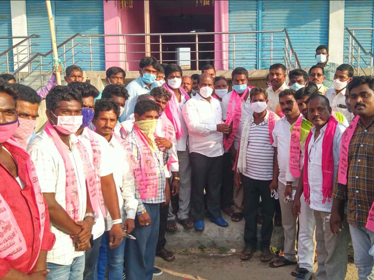 కాంగ్రెస్‌ నుంచి టీఆర్‌ఎస్‌లో చేరికలు