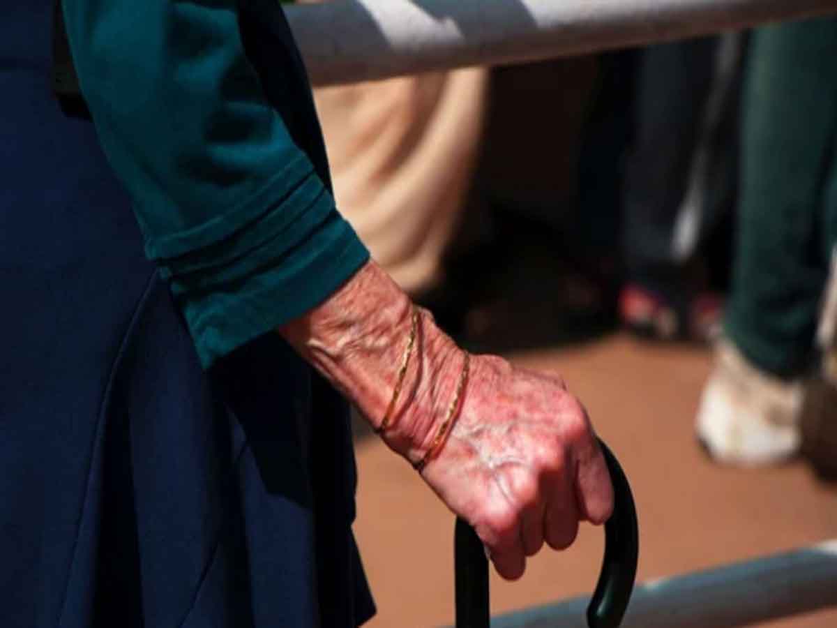 క‌రోనా సెకండ్ వేవ్‌లో హేళ‌న ఎదుర్కొన్న 73 శాతం వృద్ధులు