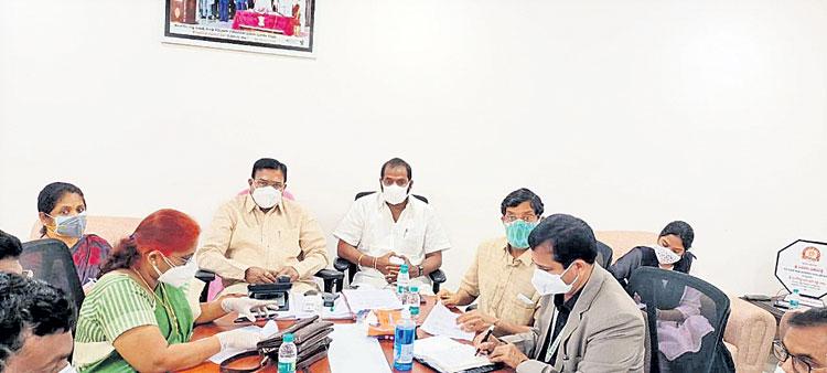 పాలమూరు డీసీసీబీని బలోపేతం చేయాలి