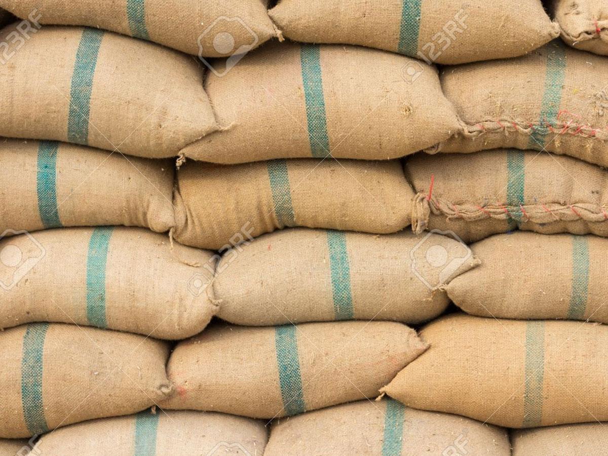 12 క్వింటాళ్ల రేషన్‌ బియ్యం పట్టివేత