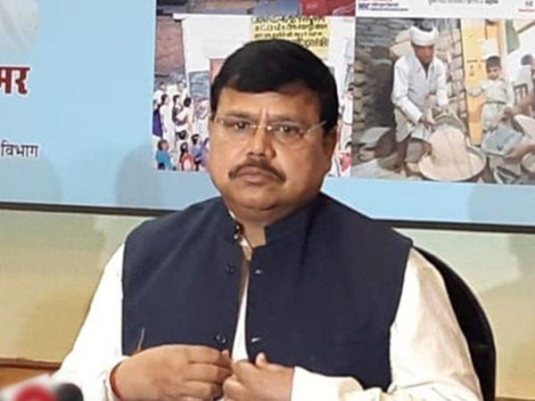 పెట్రో ధ‌ర‌ల మోత : సైకిల్‌ను ఆశ్ర‌యించాల‌న్న మంత్రి!