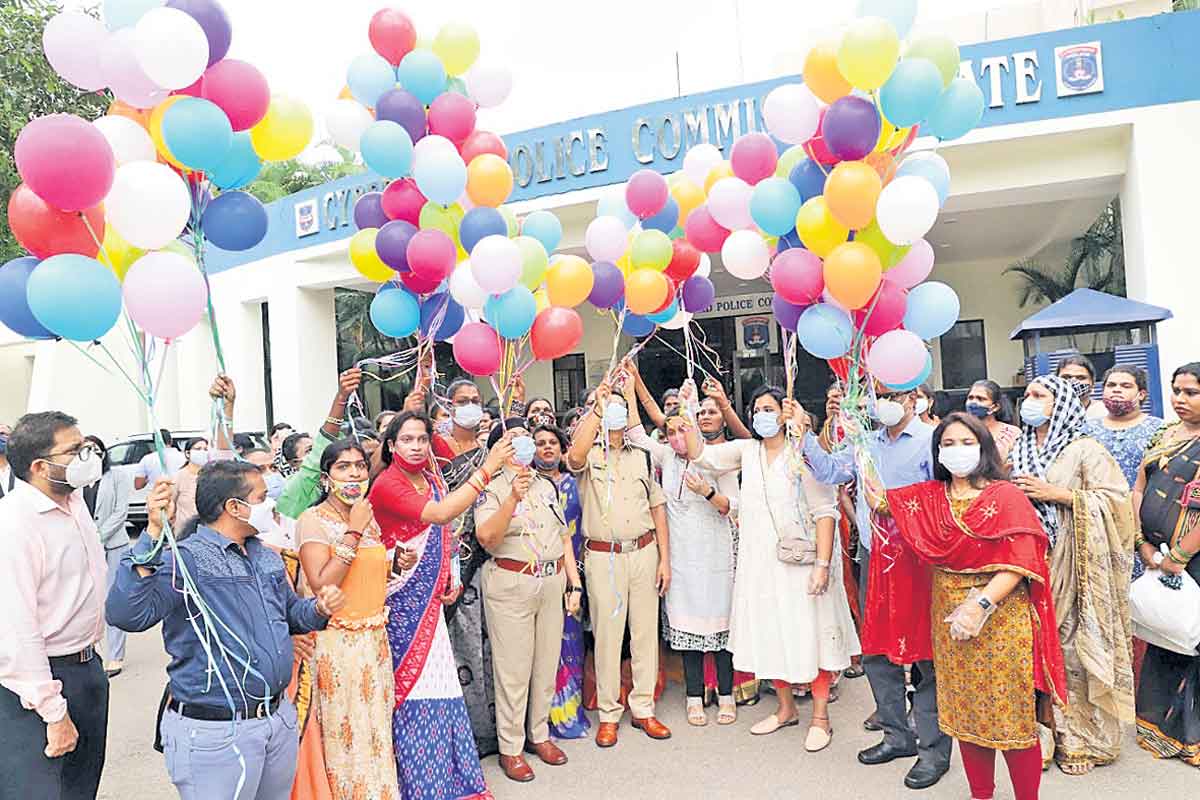 ప్రతిభ ఉన్న ట్రాన్స్‌జెండర్లకు ఉద్యోగాలు..