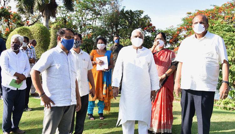 పీవీ విగ్ర‌హావిష్క‌ర‌ణ‌కు స్థ‌లాల ప‌రిశీల‌న‌