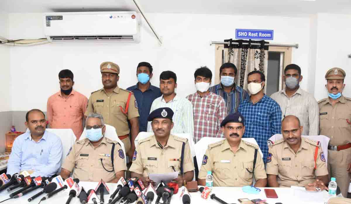 అనుమానాస్పద మృతి కేసును చేధించిన ఉప్పల్‌ పోలీసులు