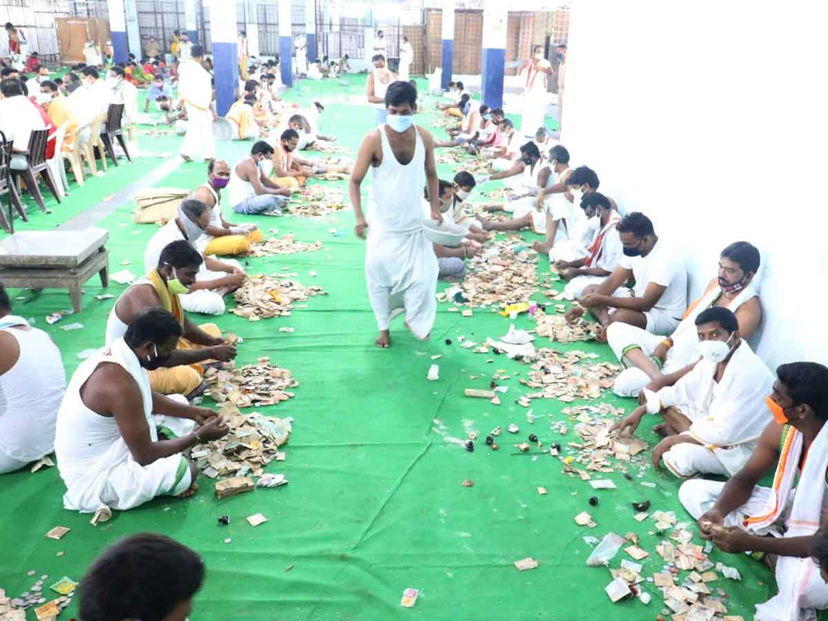 రాజన్నఆలయ హుండీ లెక్కింపు