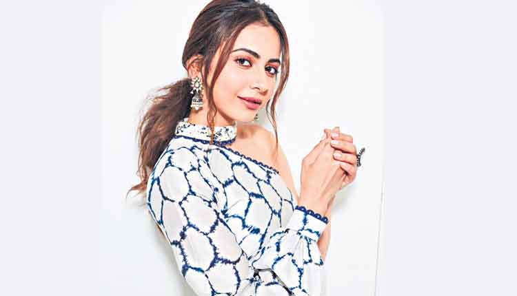 ఐదుగురు నాయికలతో