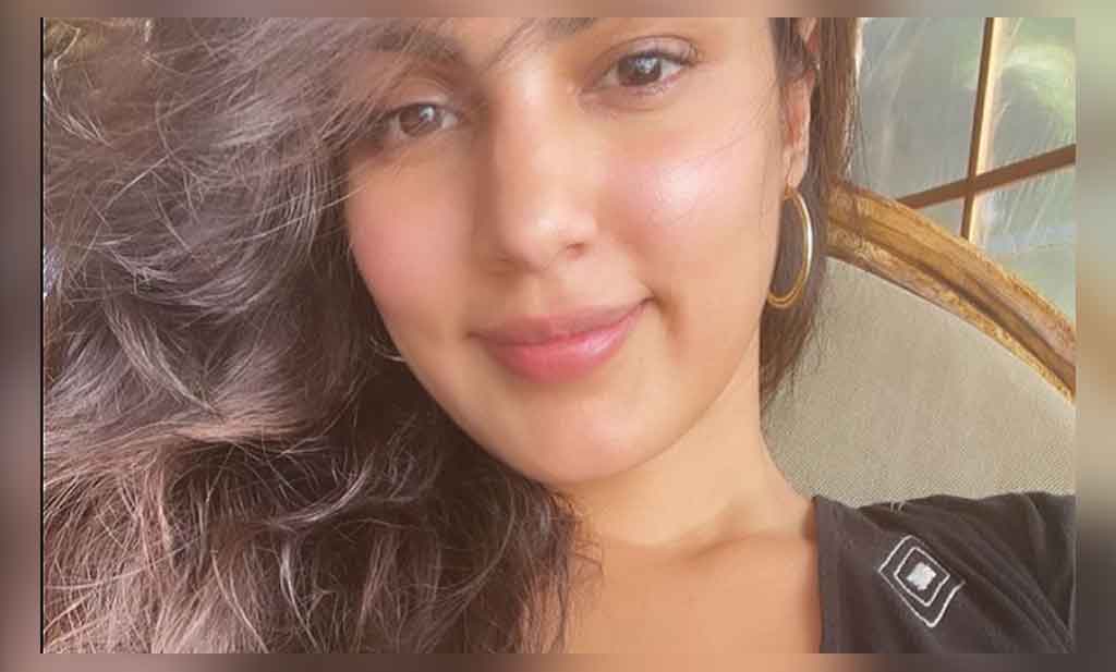 కొత్త ఆశ‌ల‌తో రియా చ‌క్ర‌వ‌ర్తి..సెల్ఫీ వైర‌ల్