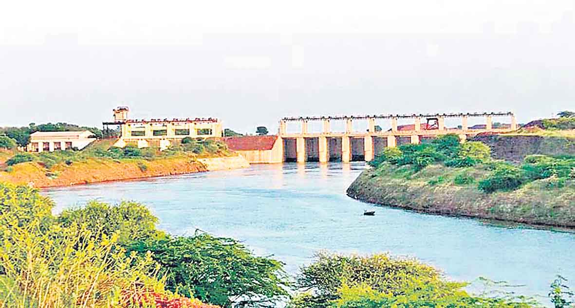 నీటి దోపిడీ ఆగాల్సిందే..