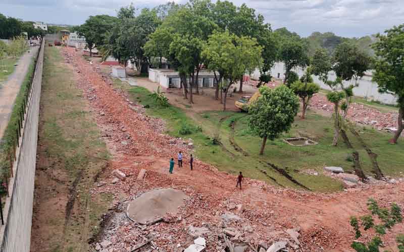 24 అంతస్తులతో భారీ దవాఖాన