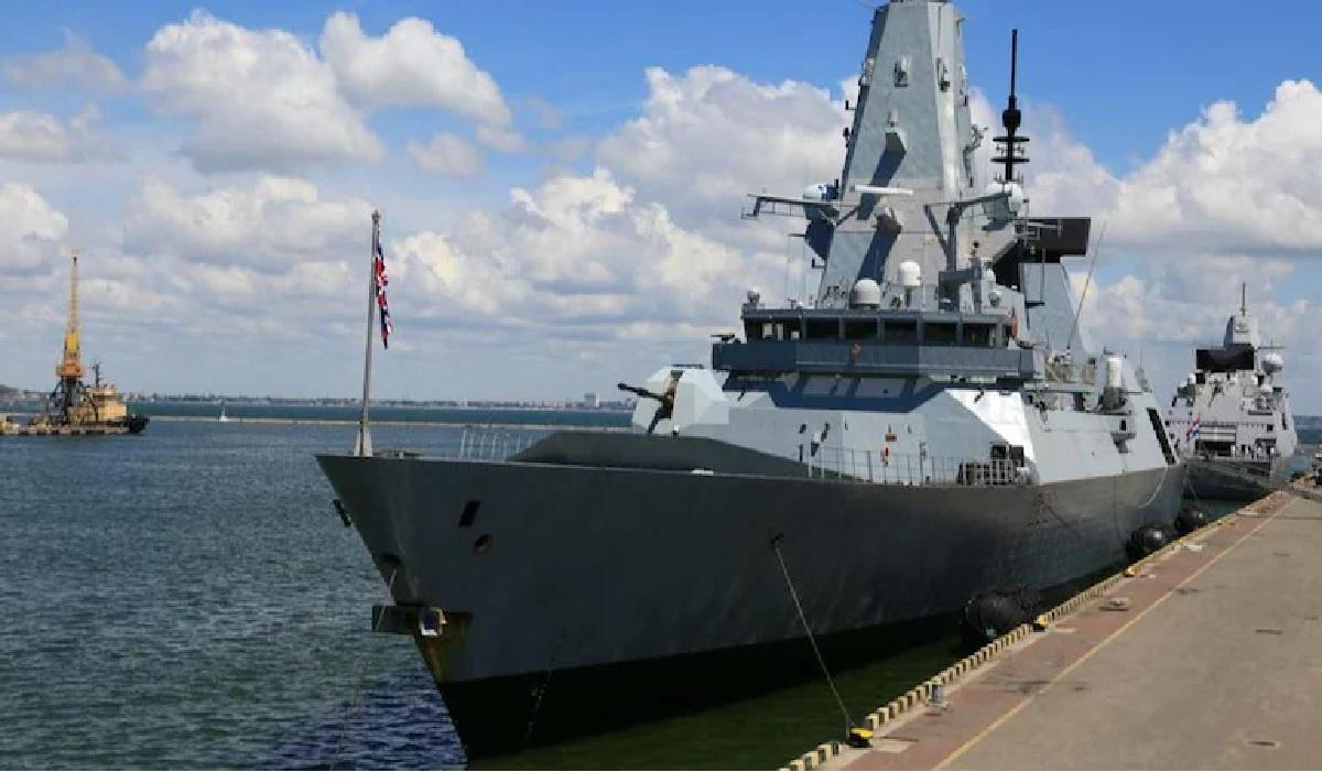 మీ నౌక‌ల‌పై బాంబులేస్తాం.. బ్రిట‌న్‌కు ర‌ష్యా వార్నింగ్‌