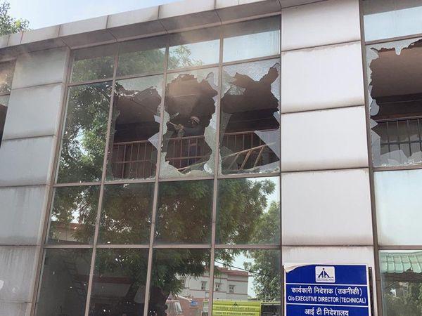 సఫ్దర్‌జంగ్ విమానాశ్రయంలో అగ్నిప్ర‌మాదం