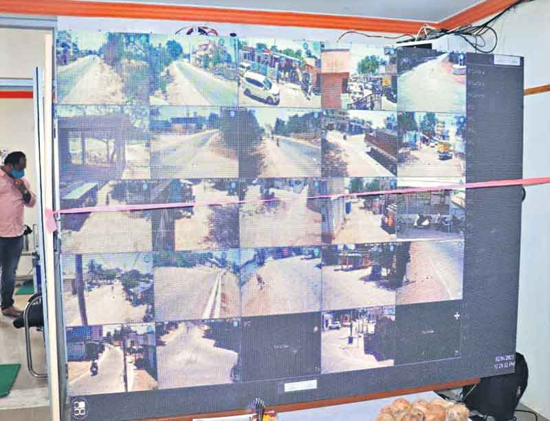 నిఘా నీడలో గడ్డపోతారం