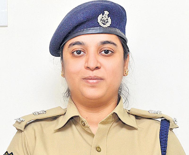 సైబర్‌ నేరగాళ్లపై విద్యార్థులకు అవగాహన