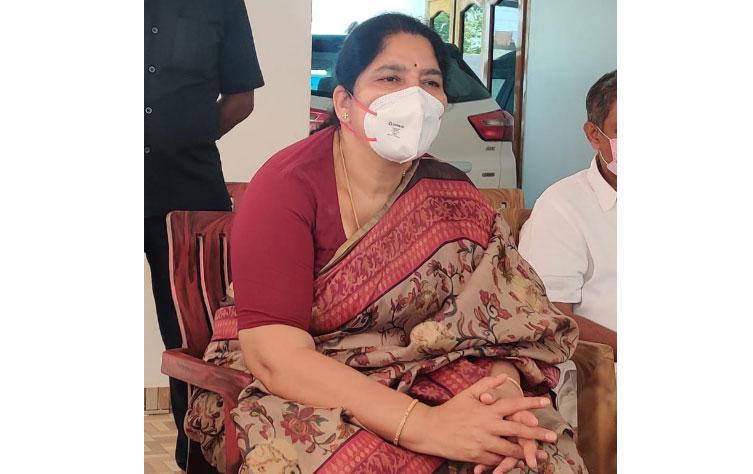 సీఎం కేసీఆర్‌పై వ్యాఖ్యలు చేసే నైతిక హక్కు ఈటలకు లేదు!