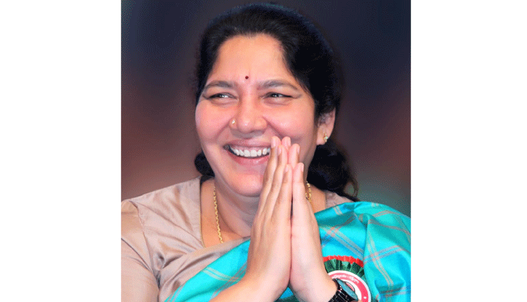 గురుకులాల విద్యార్థులను అభినందించిన మంత్రి సత్యవతి