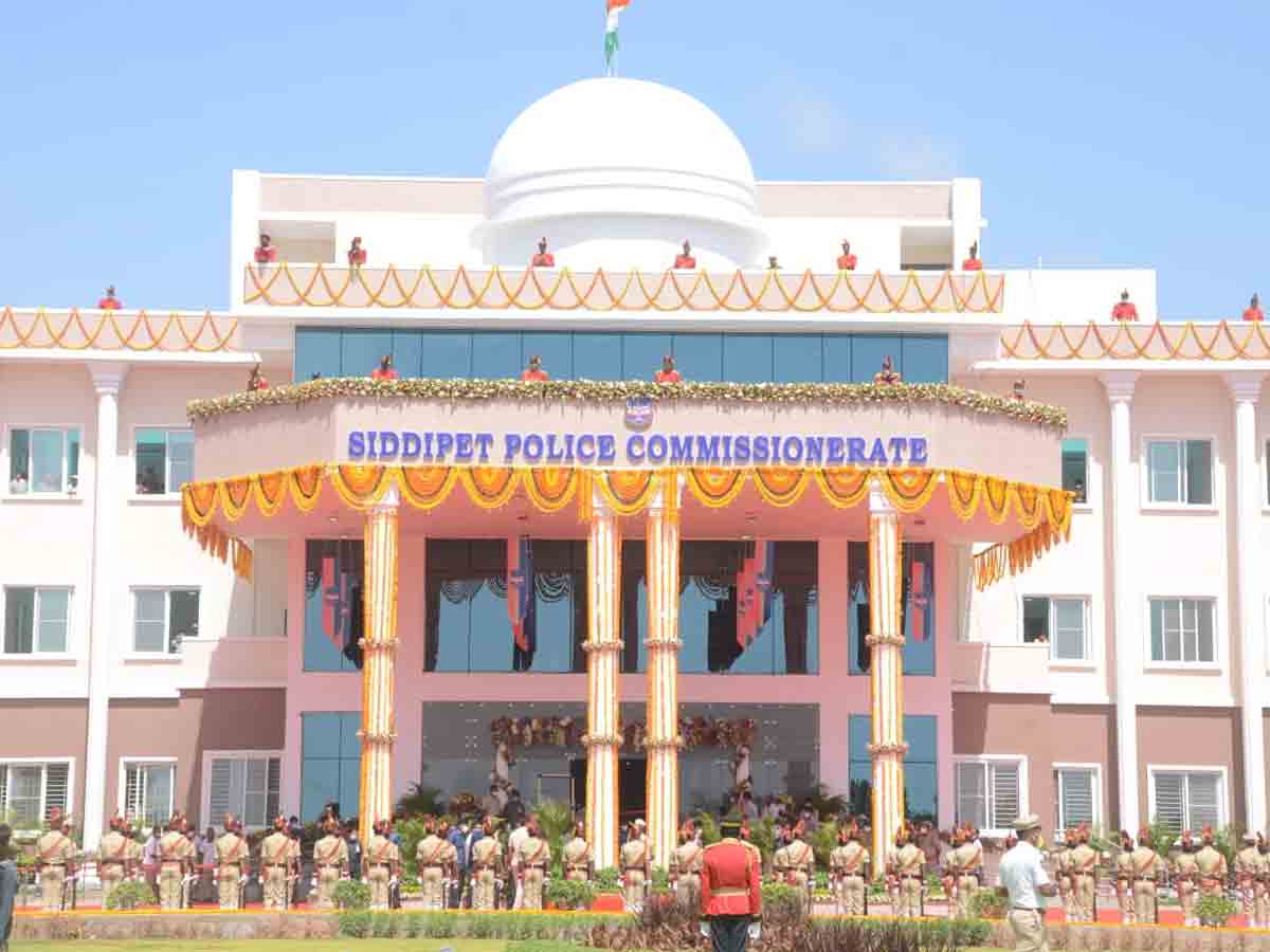 నూత‌న ప‌రిపాల‌నా భ‌వ‌నాలు సీఎం కేసీఆర్ దార్శ‌నిక‌త‌కు నిలువుట‌ద్దం