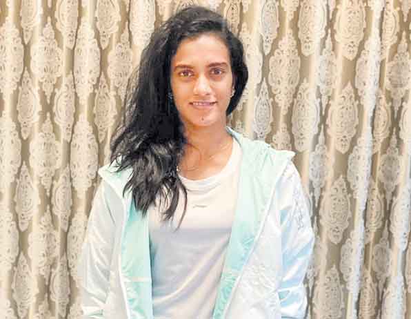 టోక్యో పతాకధారి రేసులో సింధు !