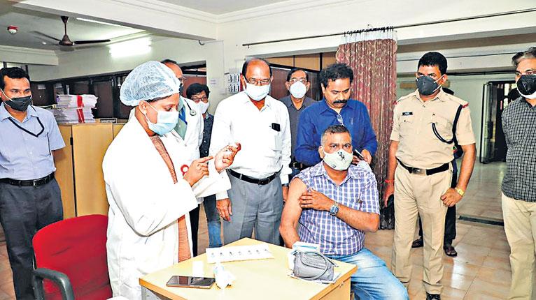 సింగరేణిలో ఆగస్టులోగా టీకాలు