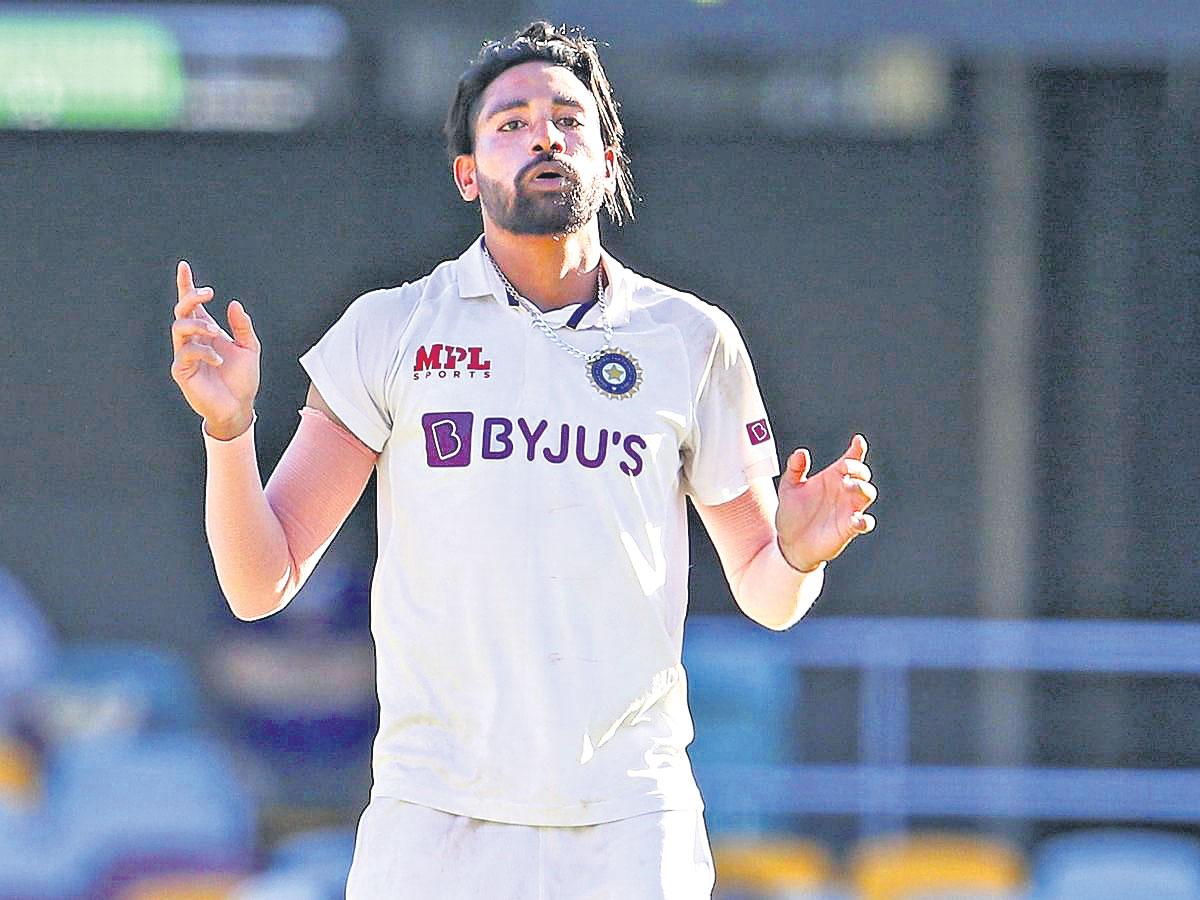 టీమిండియా తుది జ‌ట్టులో ఇషాంత్ స్థానంలో సిరాజ్!