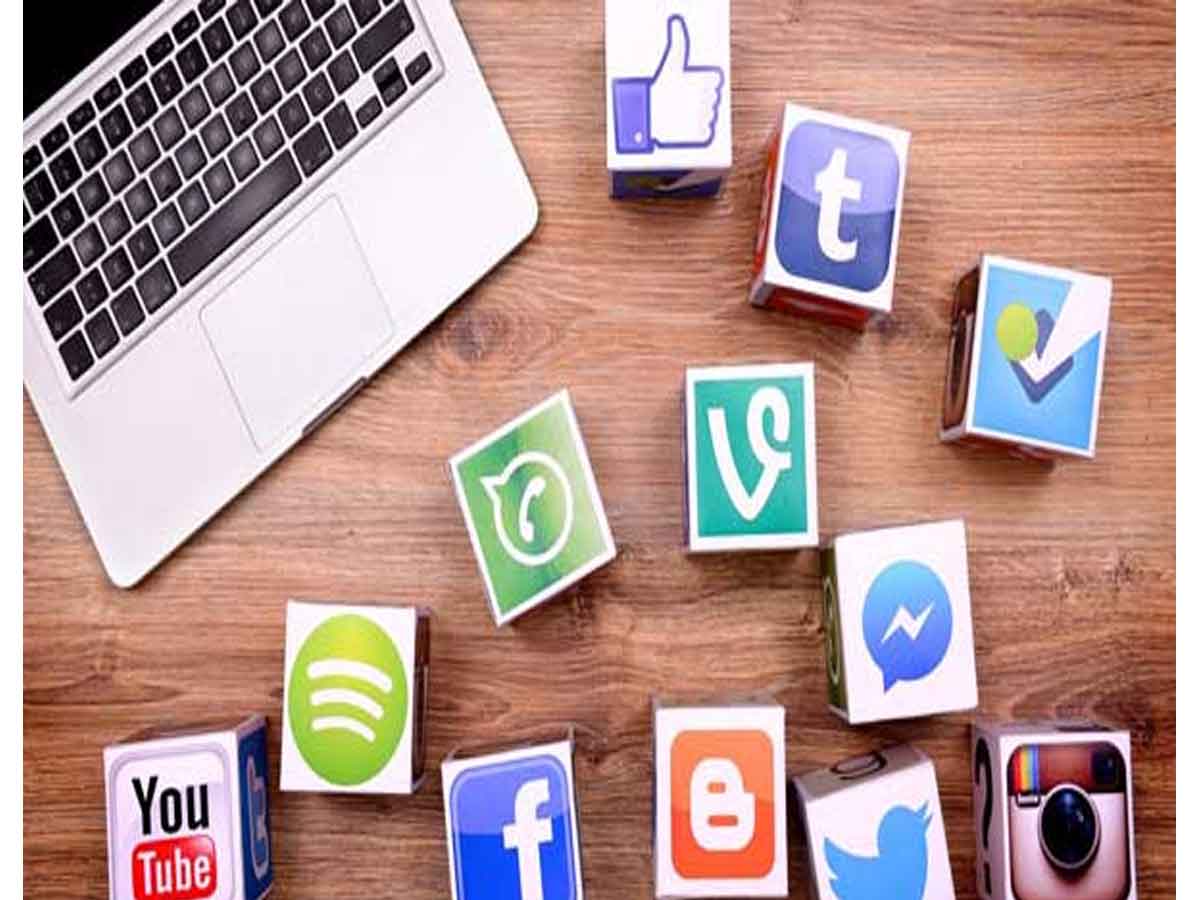 ఏపీ సీఎం​పై అసభ్యకరంగా పోస్టులు పెట్టిన వ్యక్తులపై కేసు..