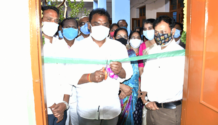 తహసీల్దార్‌ కార్యాలయాల్లో   సకల సౌకర్యాలు