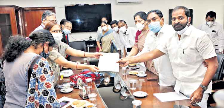 మ్యూజియంలు ఇవ్వండి