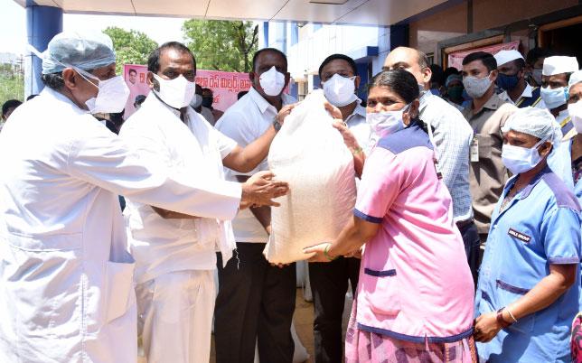 సమాజ సేవ చేయడం అలవాటు చేసుకోవాలి: మంత్రి శ్రీనివాస్ గౌడ్