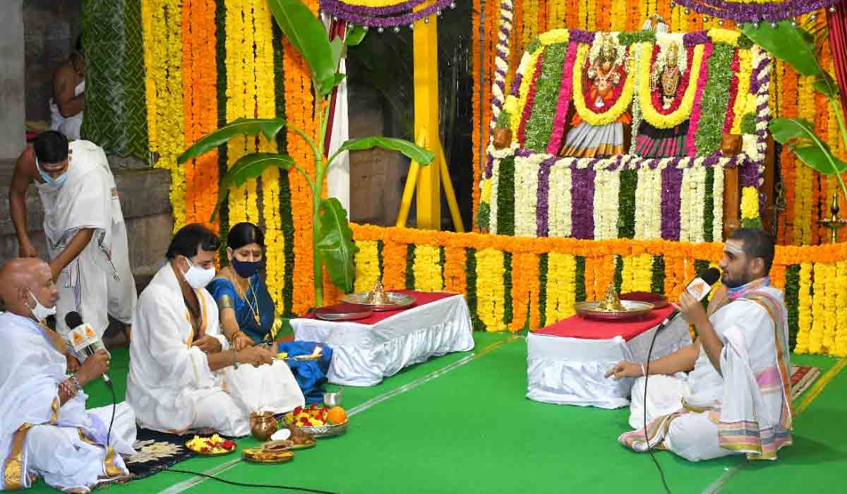 శ్రీశైలంలో శాస్త్రీయంగా లక్ష కుంకుమార్చన