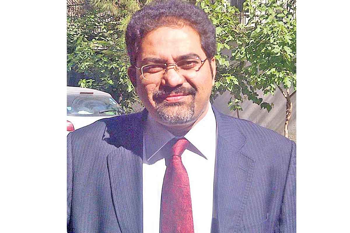 కష్టాలు చవిచూసి.. సేవ వైపు మళ్లి