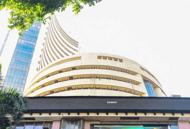 భారీ నష్టాల్లో స్టాక్ మార్కెట్లు…