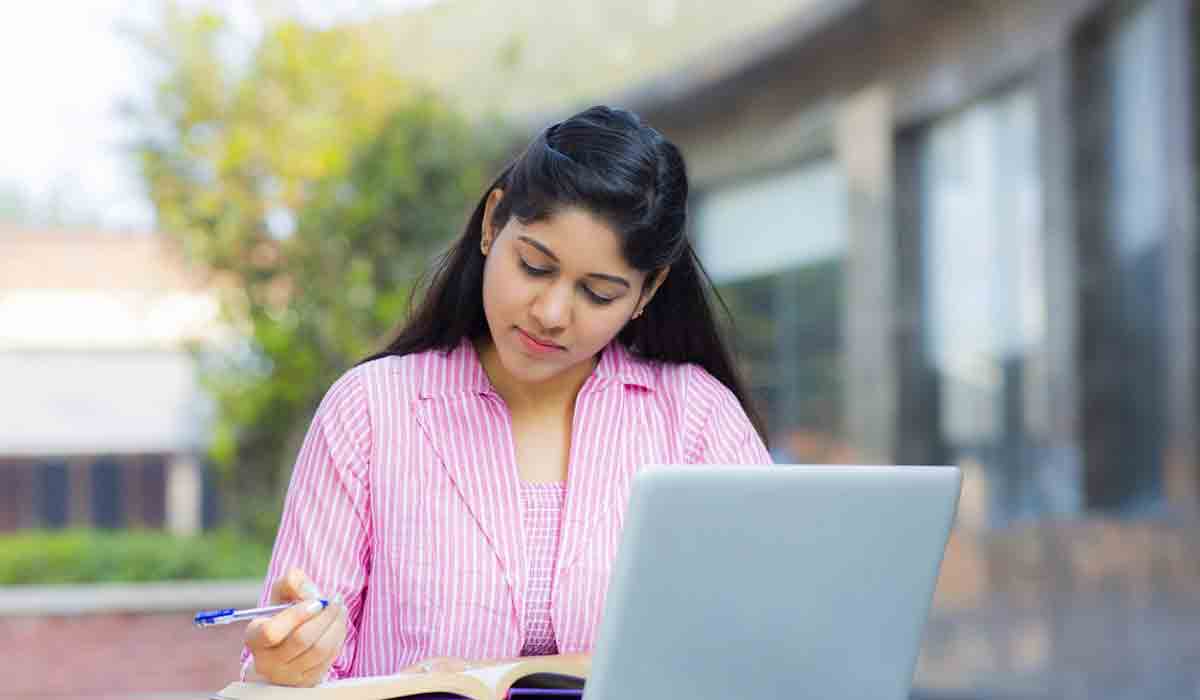 వచ్చే నెలలో జేఎన్‌టీయూ బీటెక్‌, బీఫార్మసీ పరీక్షలు