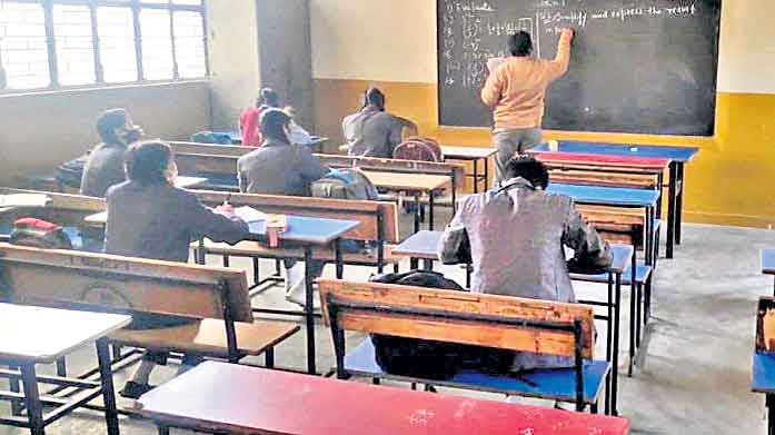 బెంచికొక్కరే..!