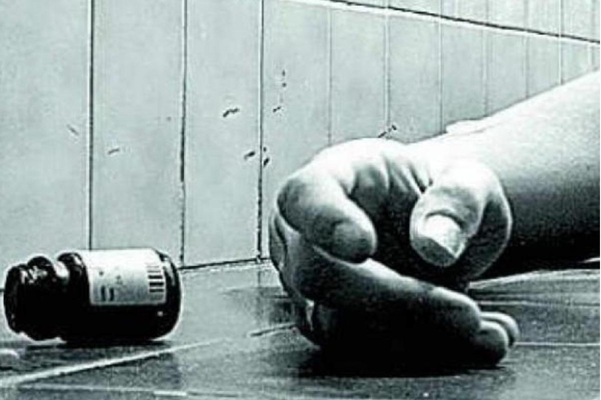 భార్యతో విభేదాలు.. పిల్లలను చంపి తండ్రి ఆత్మహత్య..