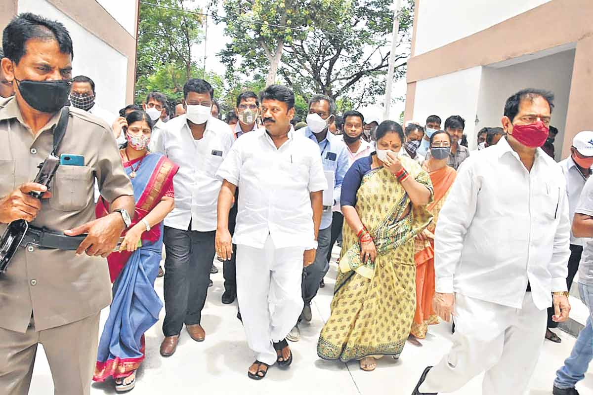 అంబేద్కర్‌నగర్‌లో డబుల్‌ పండుగ