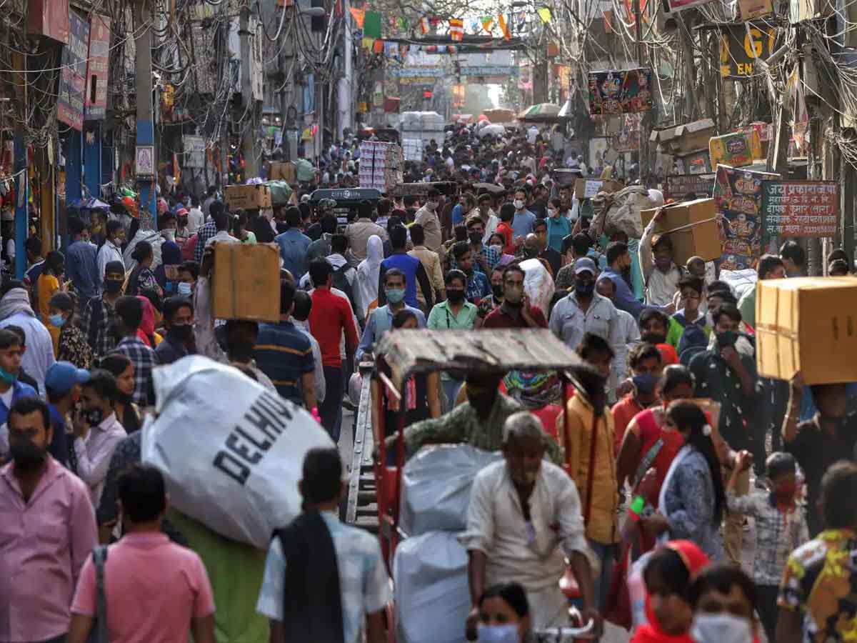 సెప్టెంబ‌ర్‌-అక్టోబ‌ర్‌ల‌లో క‌రోనా మూడో వేవ్‌: ఐఐటీ కాన్పూర్ అధ్య‌యనం