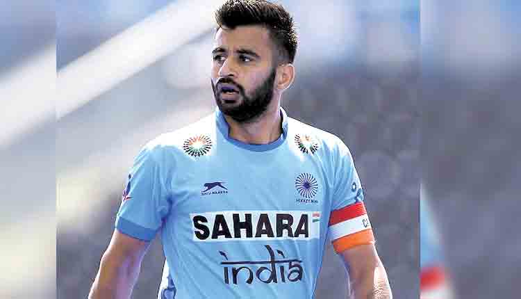 పది మంది కొత్తవాళ్లతో..