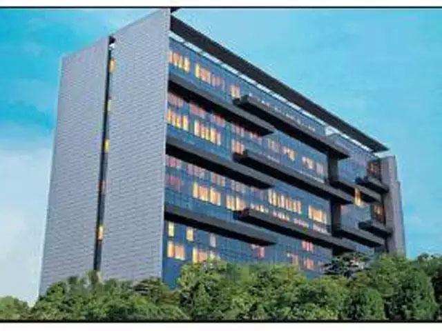 కోర్‌ హోటల్‌కు షాక్‌!