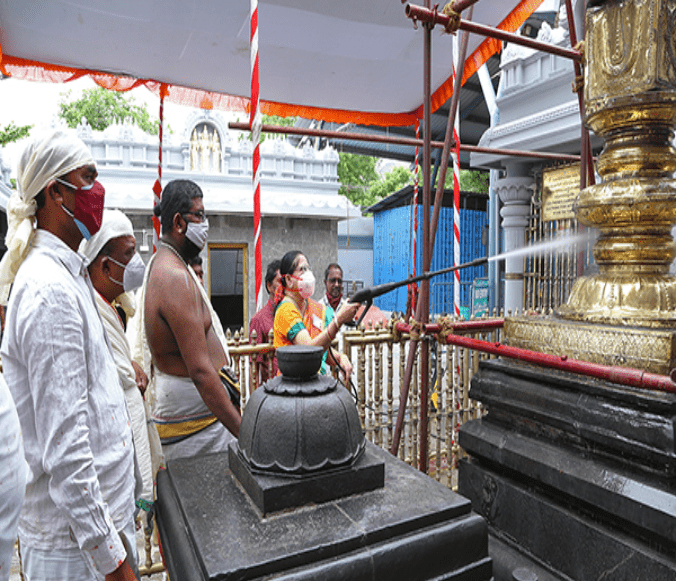 శ్రీ ప్రసన్న వేంకటేశ్వరస్వామివారి ఆల‌యంలో కోయిల్ ఆళ్వార్ తిరుమంజ‌నం