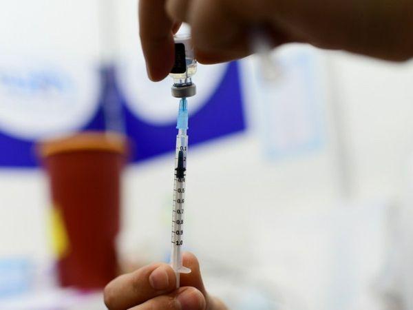 బంప‌ర్ ఆఫ‌ర్ : వ్యాక్సిన్ వేయించుకున్న‌వారికి ఉచిత హెయిర్ క‌ట్‌!