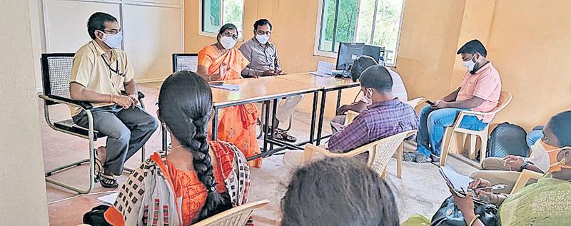 కరోనా నిబంధనలు పాటించండి