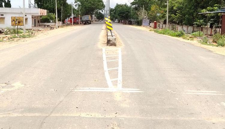 లాక్‌డౌన్‌తో నిర్మానుష్యం