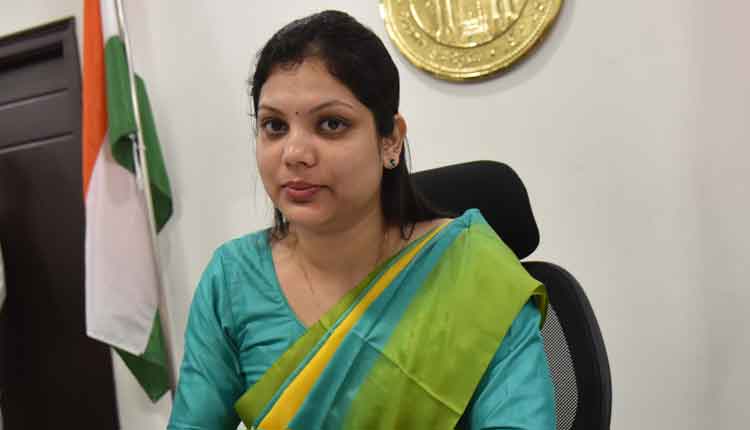 గ్రేటర్‌ కమిషనర్‌ పమేలా సత్పతి బదిలీ