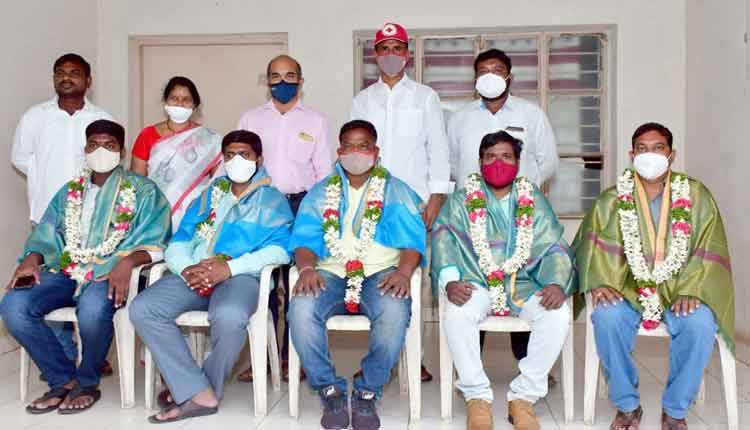 ఆపదలో ఉన్న వారి కోసం రక్తదానం చేయాలి