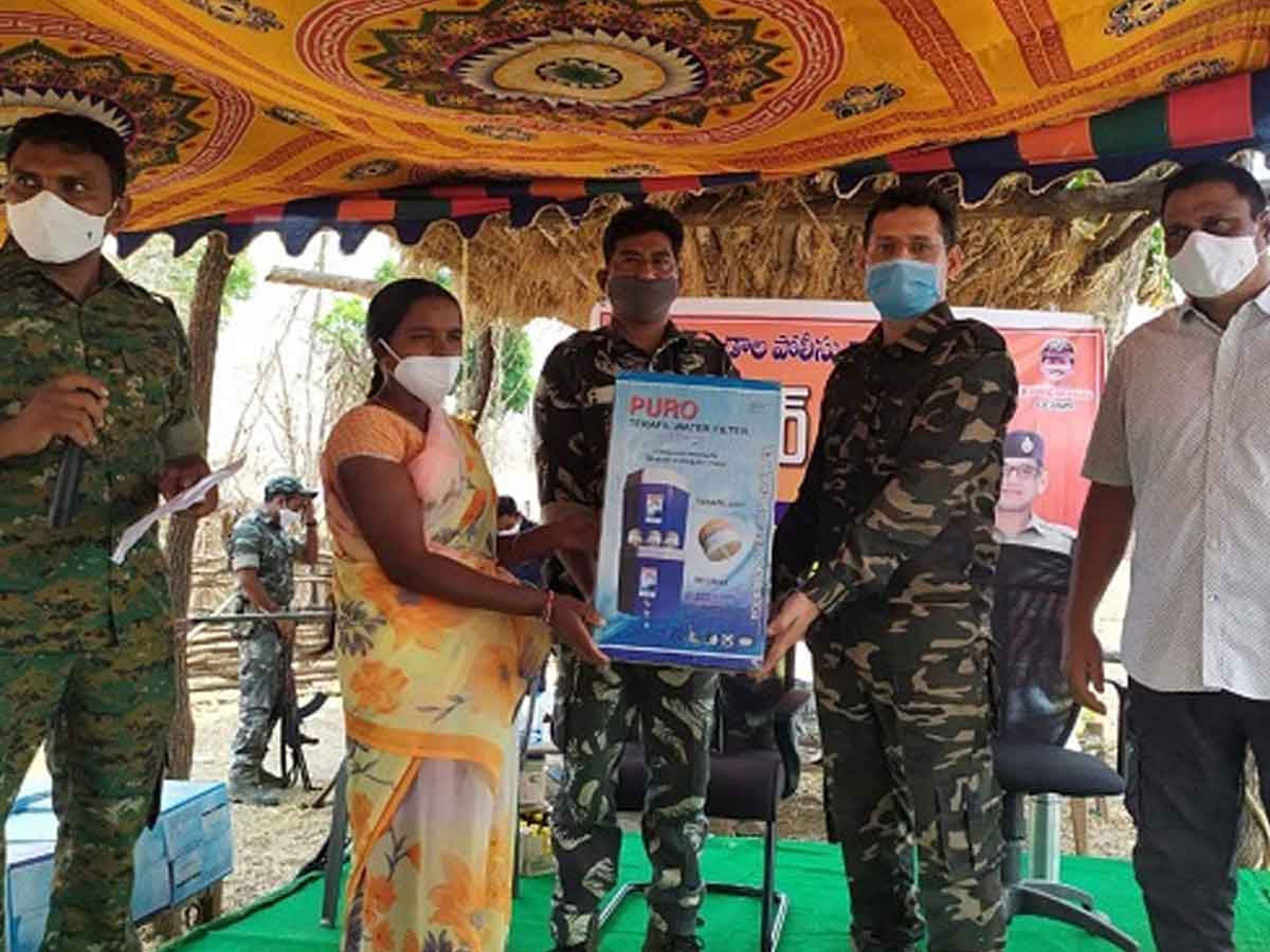 ఆదివాసీల‌కు 2,500 కి పైగా వాట‌ర్ ఫిల్ట‌ర్ల పంపిణీ