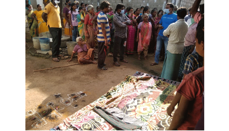 ఉప్పరపల్లిలో చేతబడి కలకలం