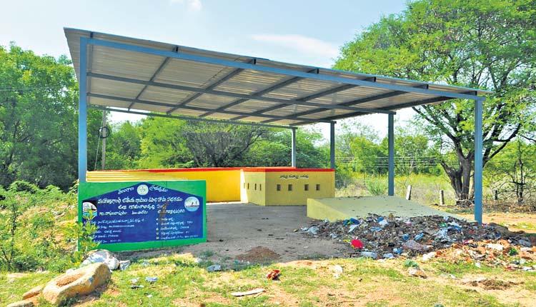 రాఘవాపురంలో ప్రగతి జెండా