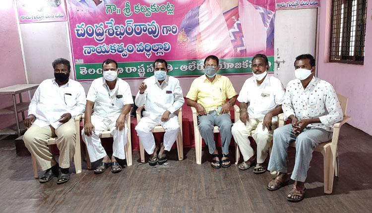 కాంగ్రెసోళ్లవి దొంగ దీక్షలు..