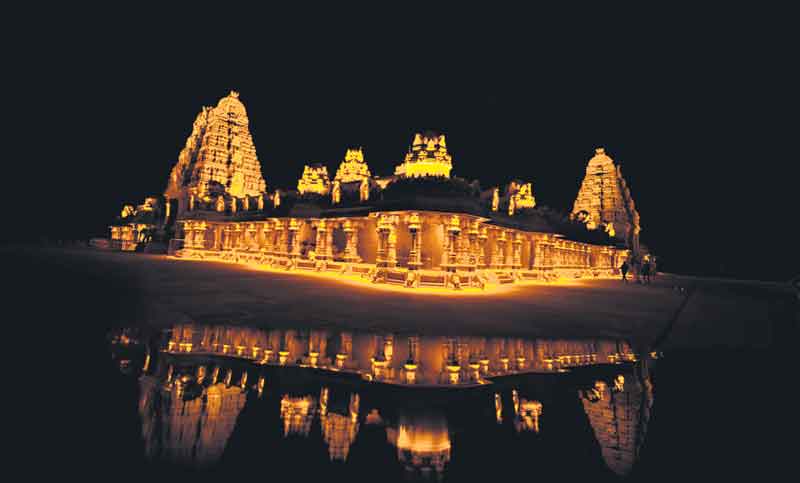 ఇదిగిదిగో.. సువర యాదాద్రి