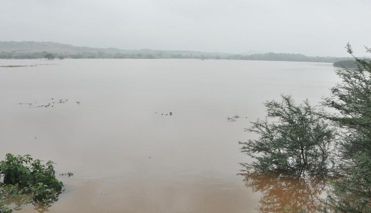 నీటిబొట్టు..  ఒడిసి పట్టు
